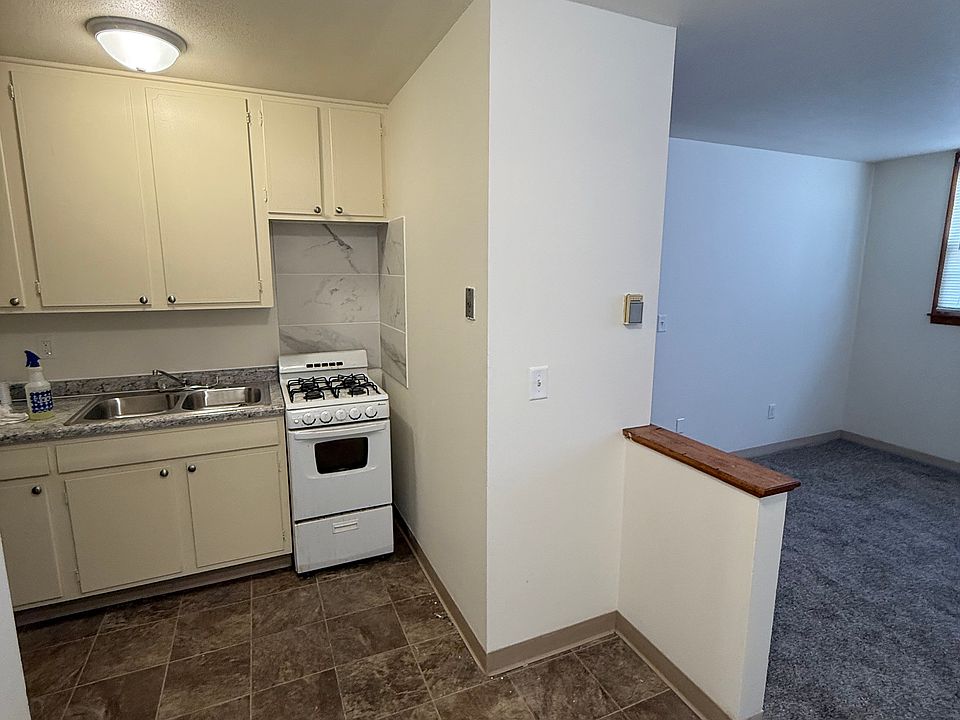 2nd image of 5141 University Ave NE #101