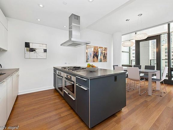 3rd image of 101 Warren St #7J