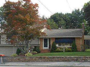 425 River Rd, Lincoln, RI 02865