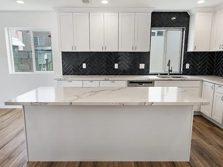 1416 W 79th St — Photo 19