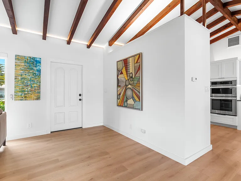 273 Tropic Dr — Photo 31