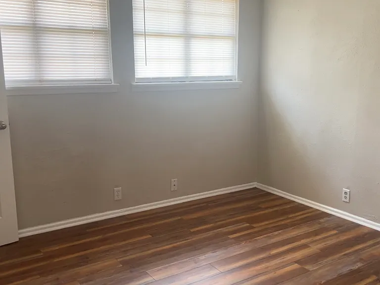 1620 Parkdale Dr — Photo 9