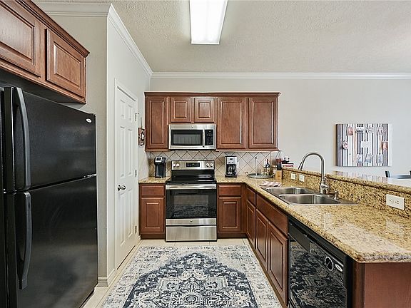 5th image of 139 Forest Dr #139