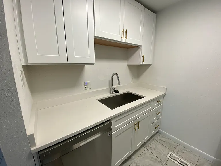 425 S 900 E - Salt Lake City, UT — Photo 4