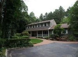 9 Plymouth Rd, Dix Hills, NY 11746