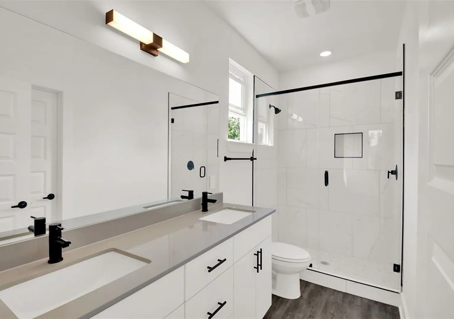 7603 Carver Ave — Photo 4