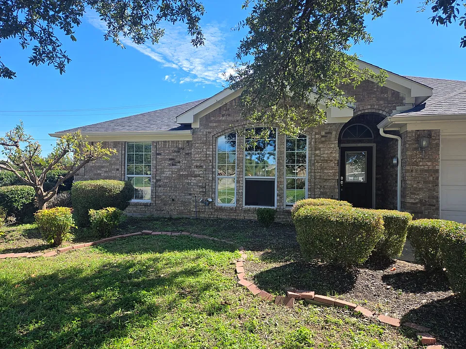 1 Bahama Ct