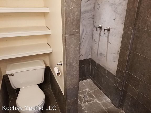 5th image of 1915 Park Ave #1917