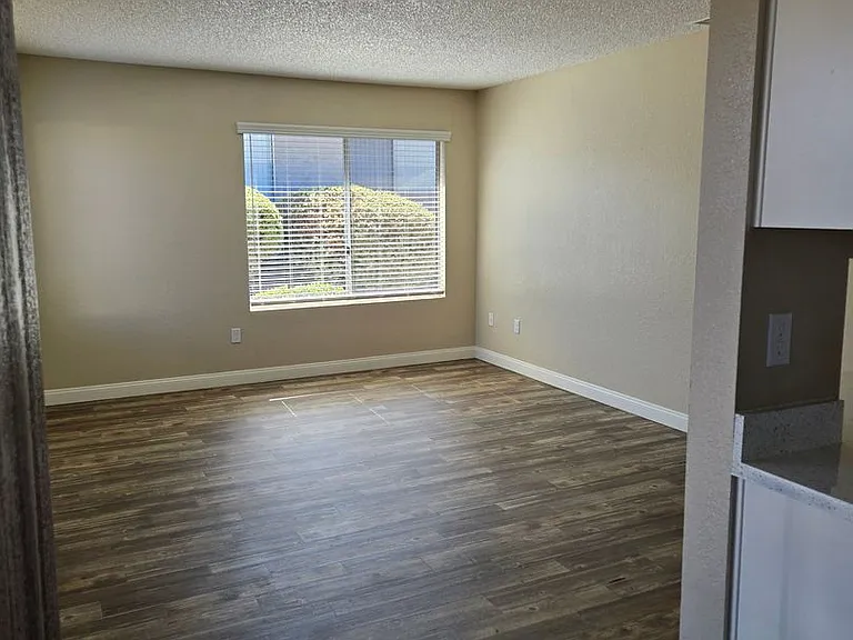 Heights Square Apartments! — Photo 13