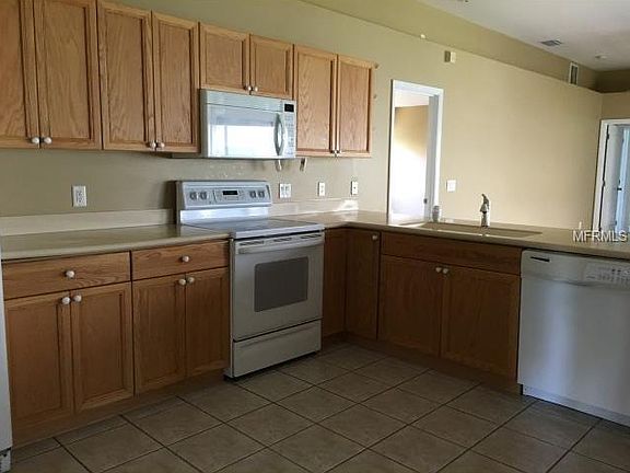 4th image of 5041 Somerville Dr
