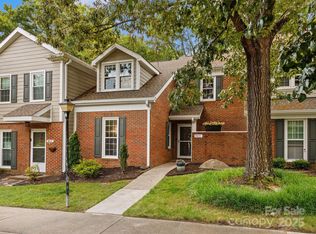 9473 Kings Falls Dr, Charlotte, NC