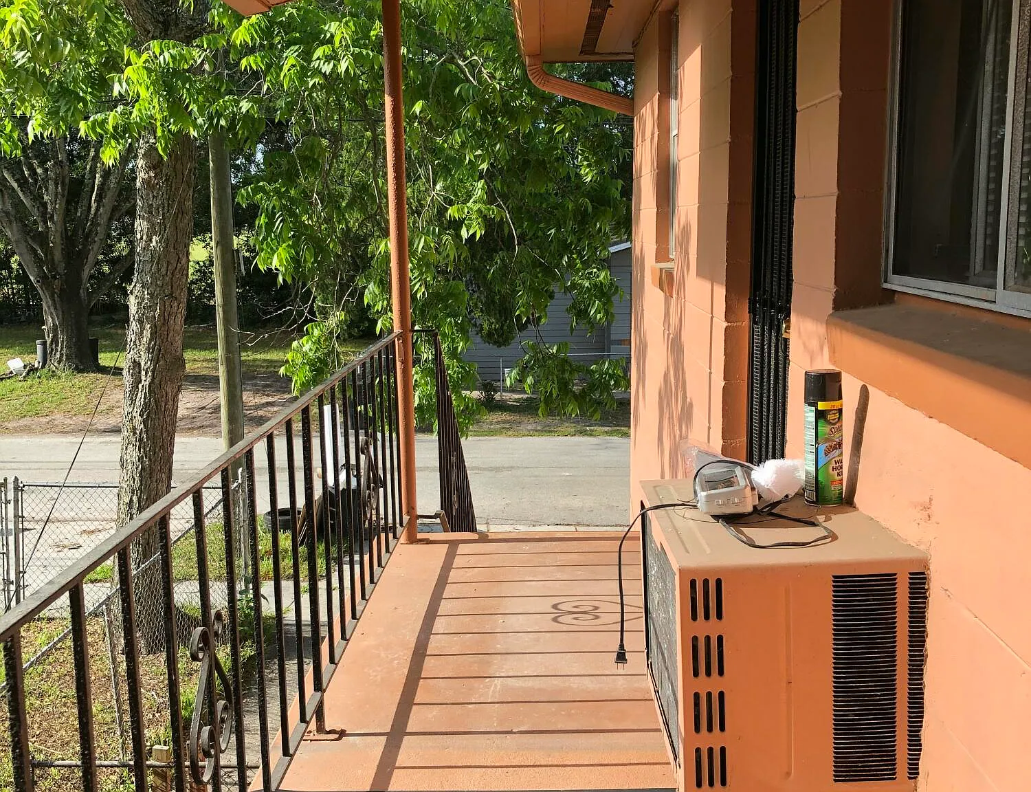 2 bed, 1.0 bath, 750 sqft, $850 — Photo 2