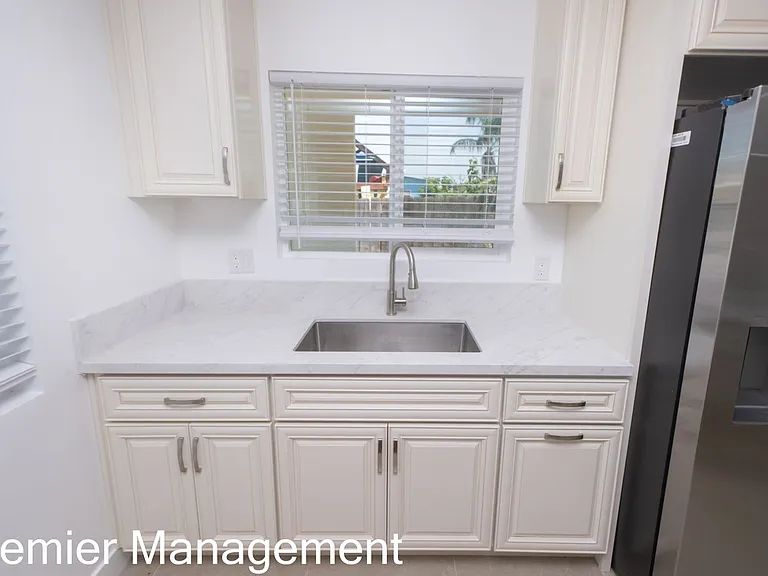 605-609 Prescott Ave — Photo 15