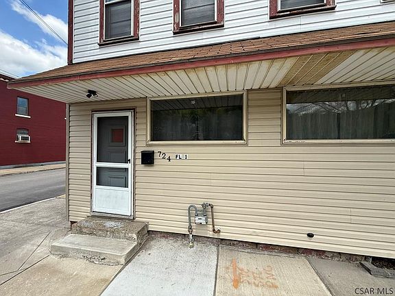 3rd image of 724 Broad St