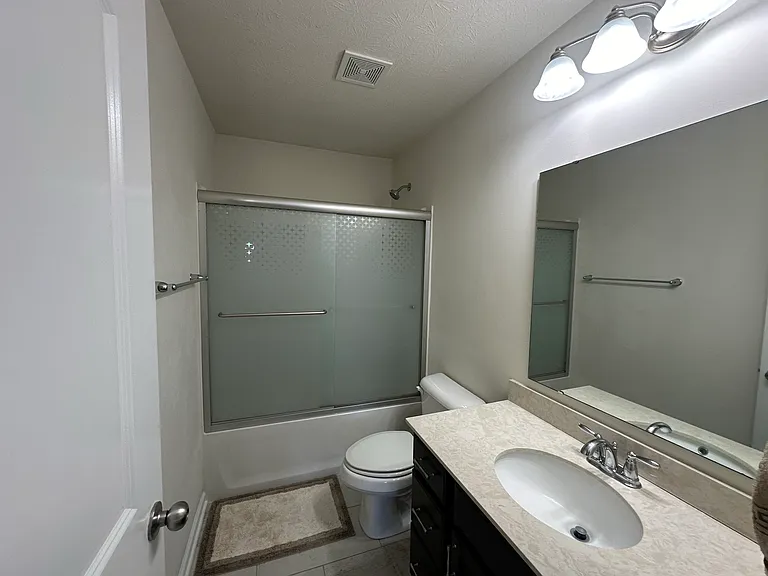 716 Yorkshire Dr — Photo 24