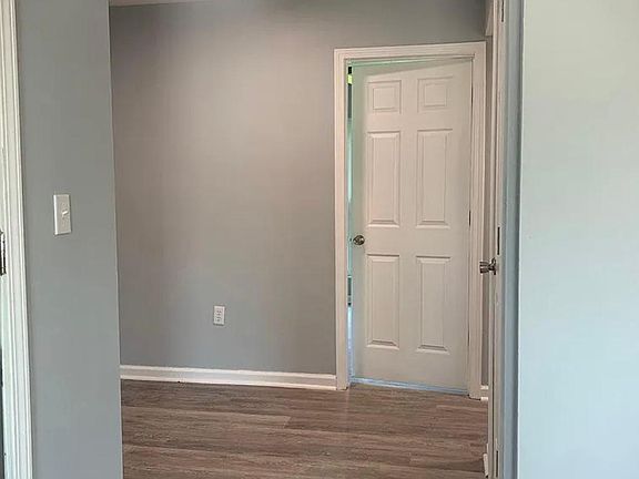 5th image of 636 Chuck Gray Ct #1-12