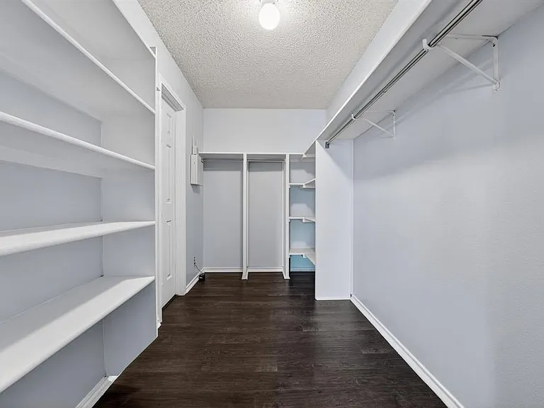 8409 Nairn Dr — Photo 22
