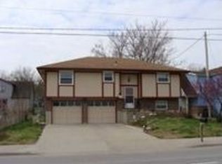 1013 Shawnee St, Leavenworth, KS 66048