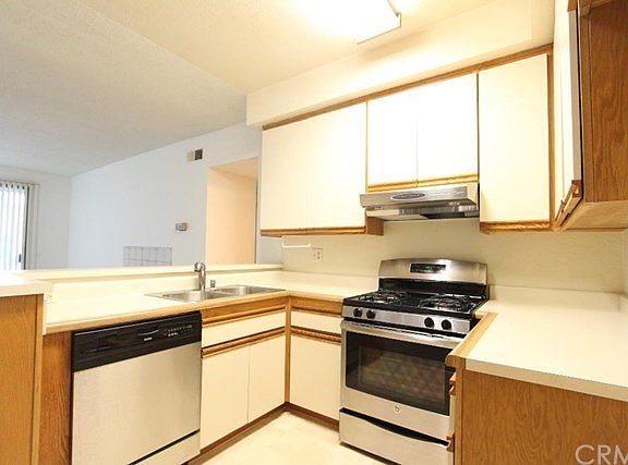 5th image of 10621 Lakeside Dr S #223