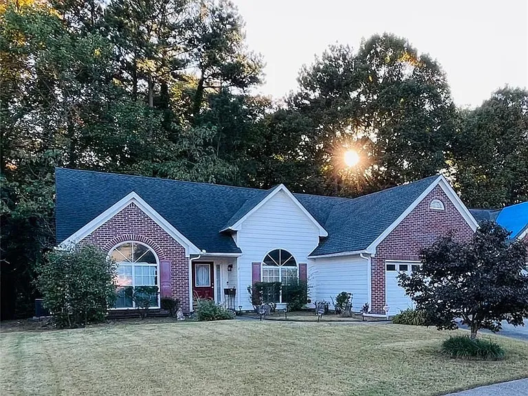 2730 Cambridge Park Dr — Photo 1