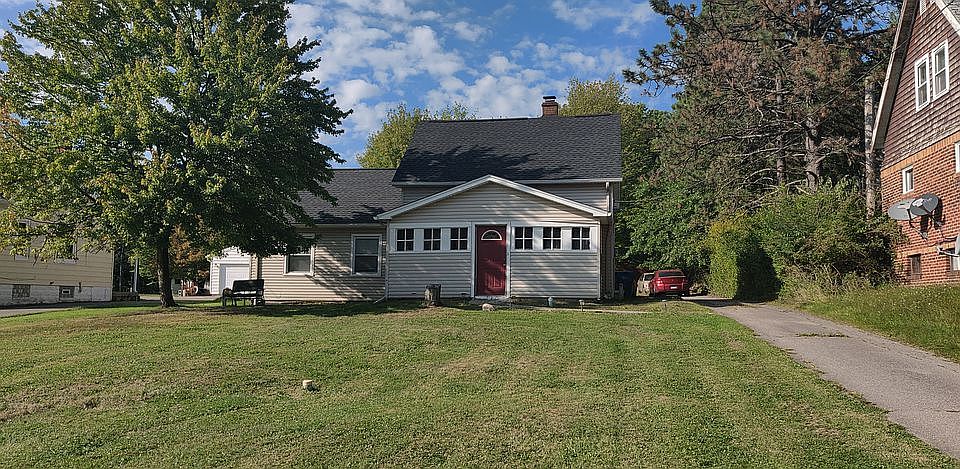 1st image of 7868 W Pleasant Valley Rd