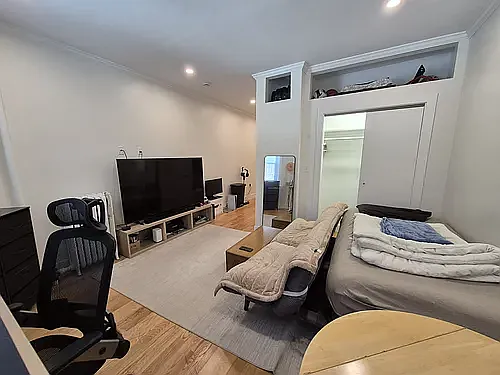 94 Queensberry St. — Photo 13