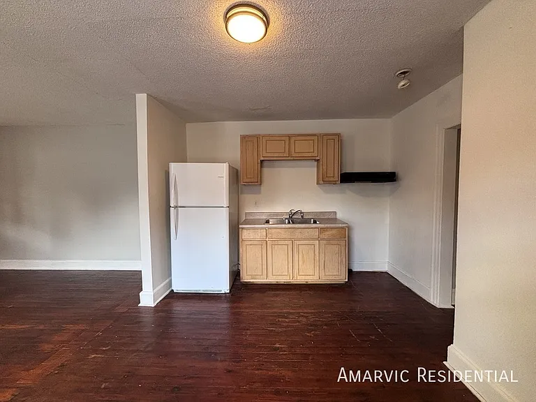 407 Dexter St — Photo 7