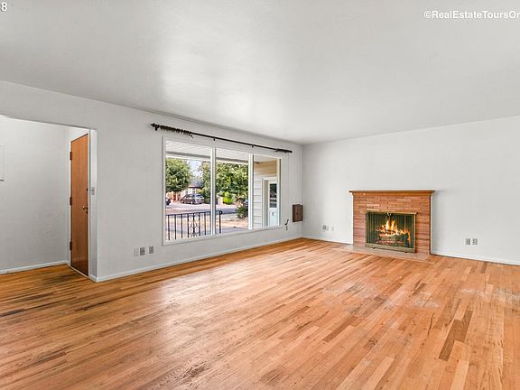 4th image of 512 NE 6th Ave
