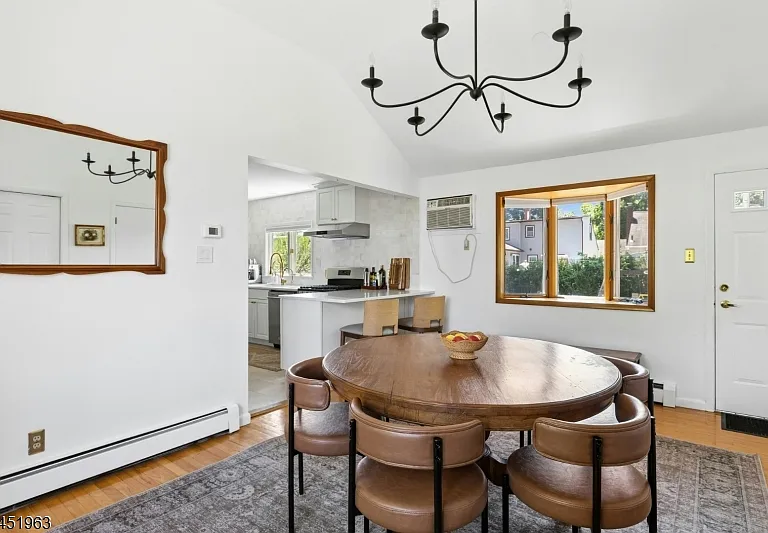 329 Maplewood Ave — Photo 6