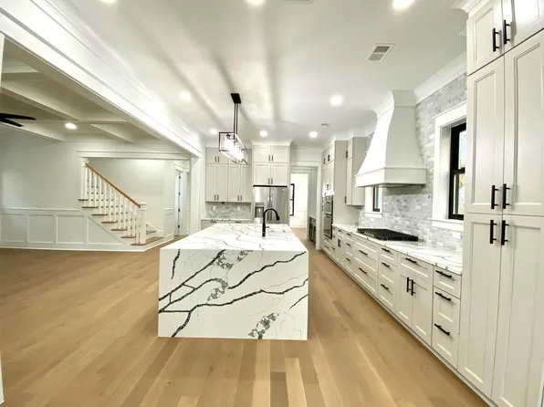 127 Pecan Dr, Summerville, SC 29483