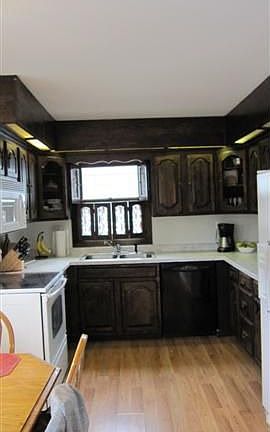 u shaped kitchen 