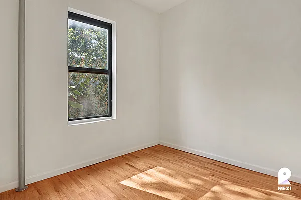 Rented by REZI | media 4