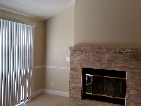 3rd image of 1564 E Cole Ave