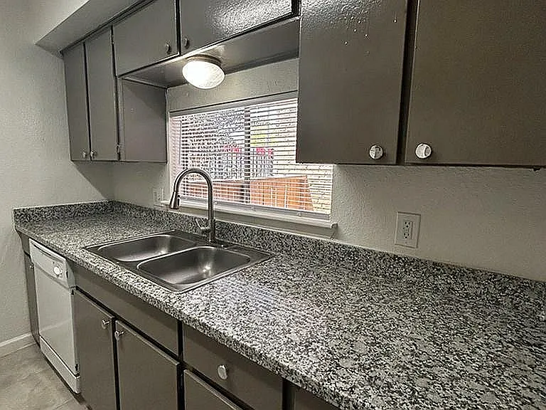 Ashford Casa Serena - Kitchen