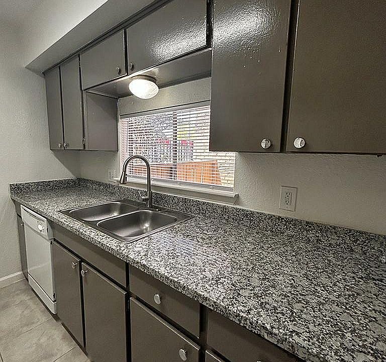 Ashford Casa Serena - Kitchen