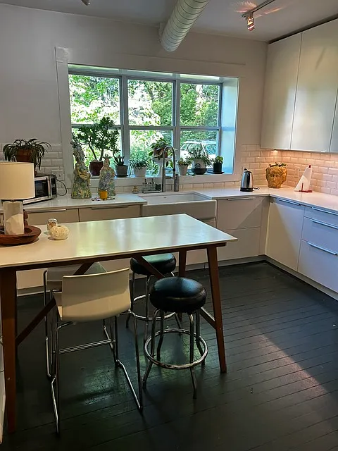 2 bed, 1.5 bath, 1800 sqft, $3,200 — Photo 4
