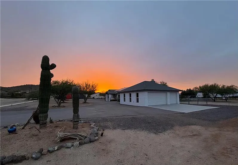 5 bed, 3145 sqft, $4,250 — Photo 3