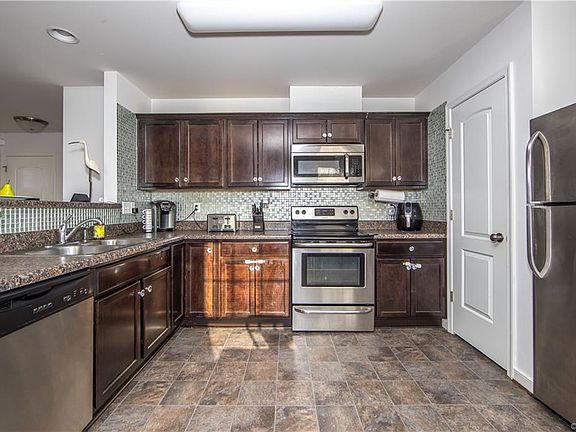 4th image of 2308 Mimosa Creek Cir