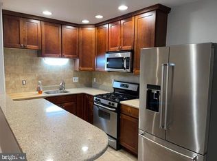 1211 Spruce St APT 3F, Philadelphia, PA 19107