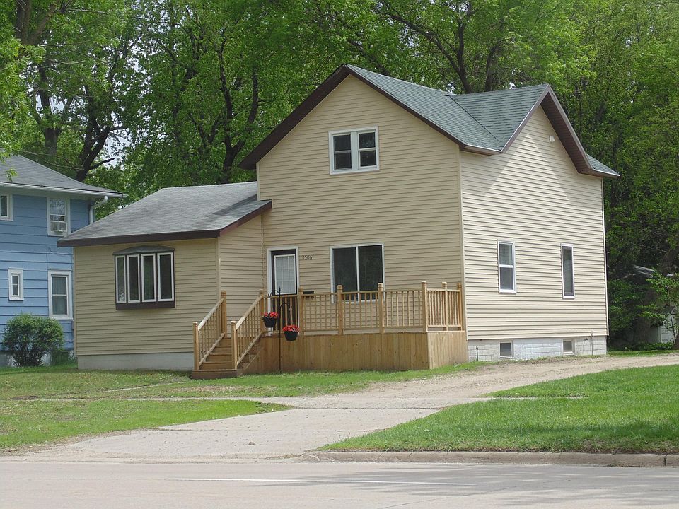 1st image of 1506 Broadway St