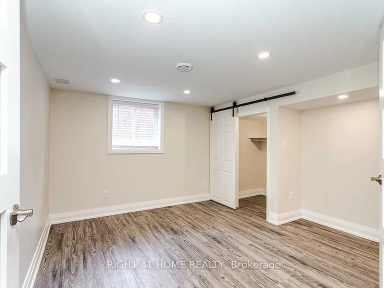 691 Simcoe St N #C — Photo 11