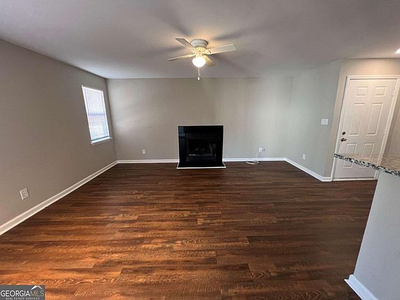 2nd image of 1001 Park Hill Dr #B6