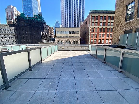 3rd image of 885 6th Ave APT 9C