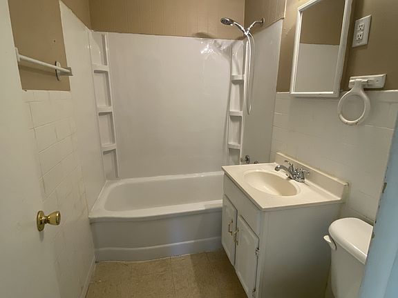 3rd image of 840 Navaho Ave