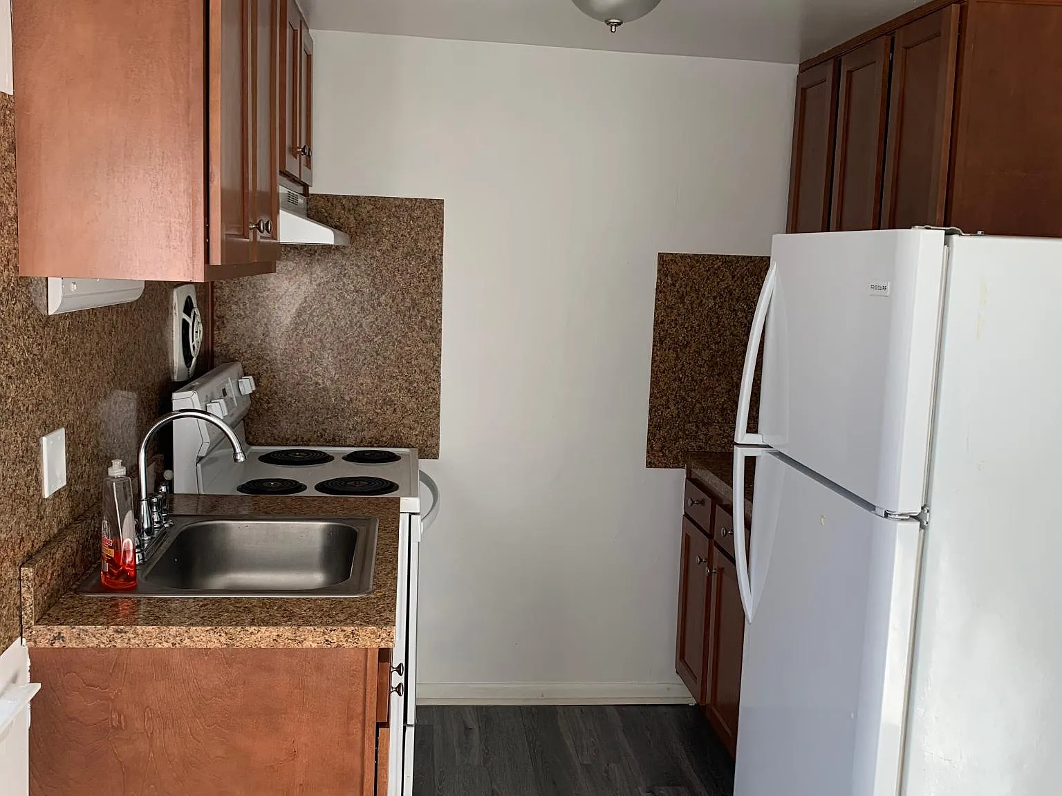 2 bed, 700 sqft, $1,200 — Photo 4