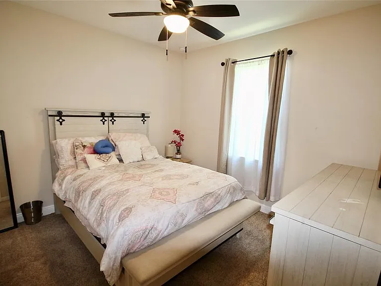 1073 Cavan Dr — Photo 28