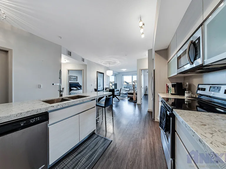 223 Evergreen Sq #212 — Photo 13