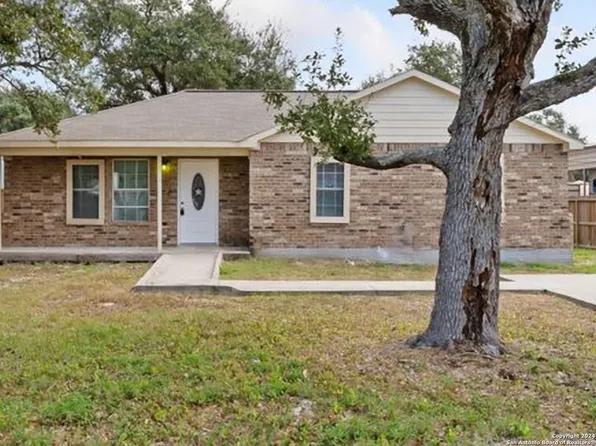 618 N Doughty, Rockport, TX 78382