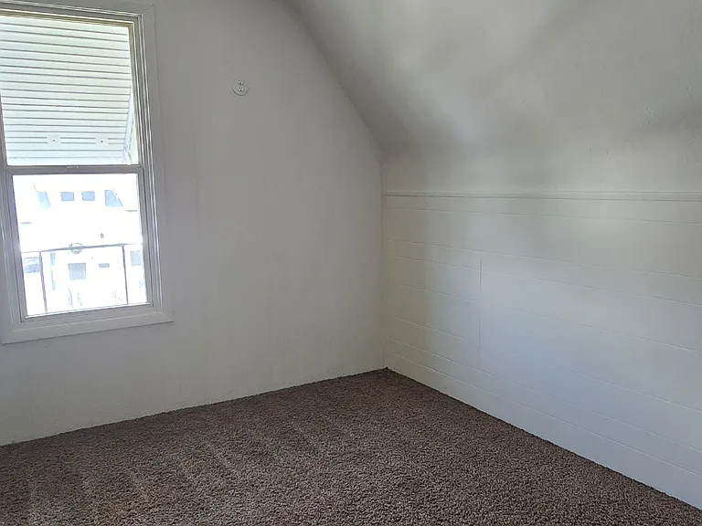 224 Catherine St — Photo 19