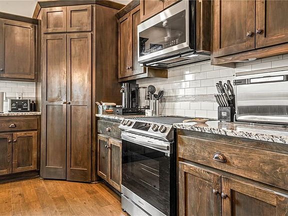 5th image of 1829 NE Riley Dr